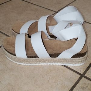 Time and Tru wedges brand new